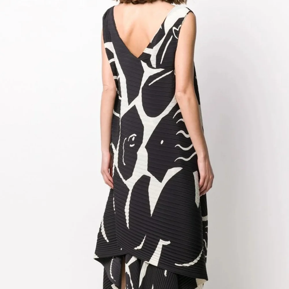 **HP** ISSEY MIYAKE Cape Dress - Picture 8 of 17